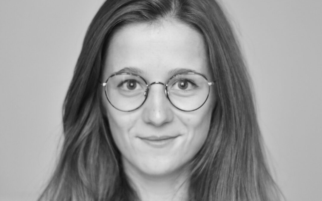Mathilde Velliet soutiendra sa thèse  « Entre sécurisation et arsenalisation : la fabrique des politiques américaines de protection des technologies stratégiques face à la Chine (2009-2025) » le 10 octobre